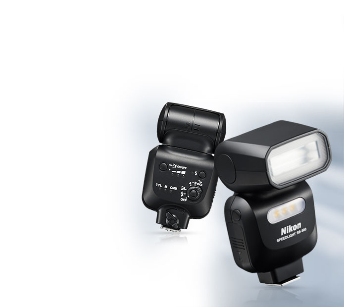 Front and rear views of the SB-500 AF Speedlight flash