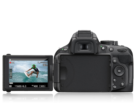 picture of the D5200 with a surfer photographed and shown on the LCD