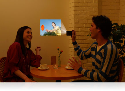 Internal projector projects up to 5-feet Internal projector projects up to 5-feet
