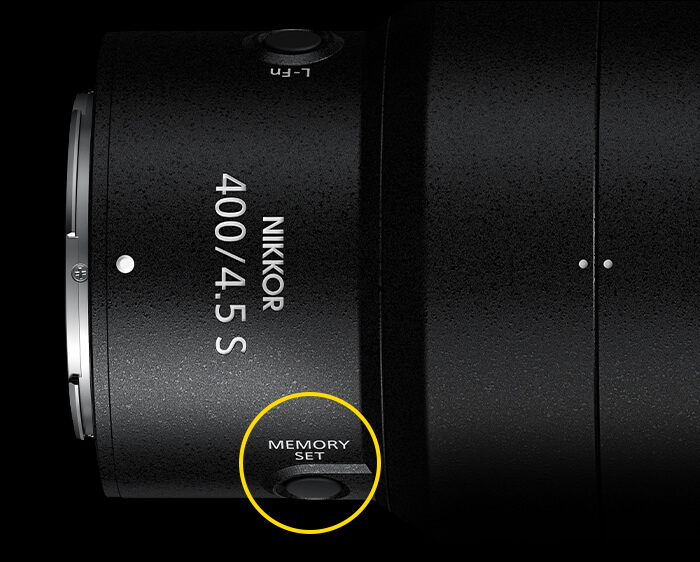 product photo close up of the NIKKOR Z 400mm f/4.5 VR S showing the memory set button