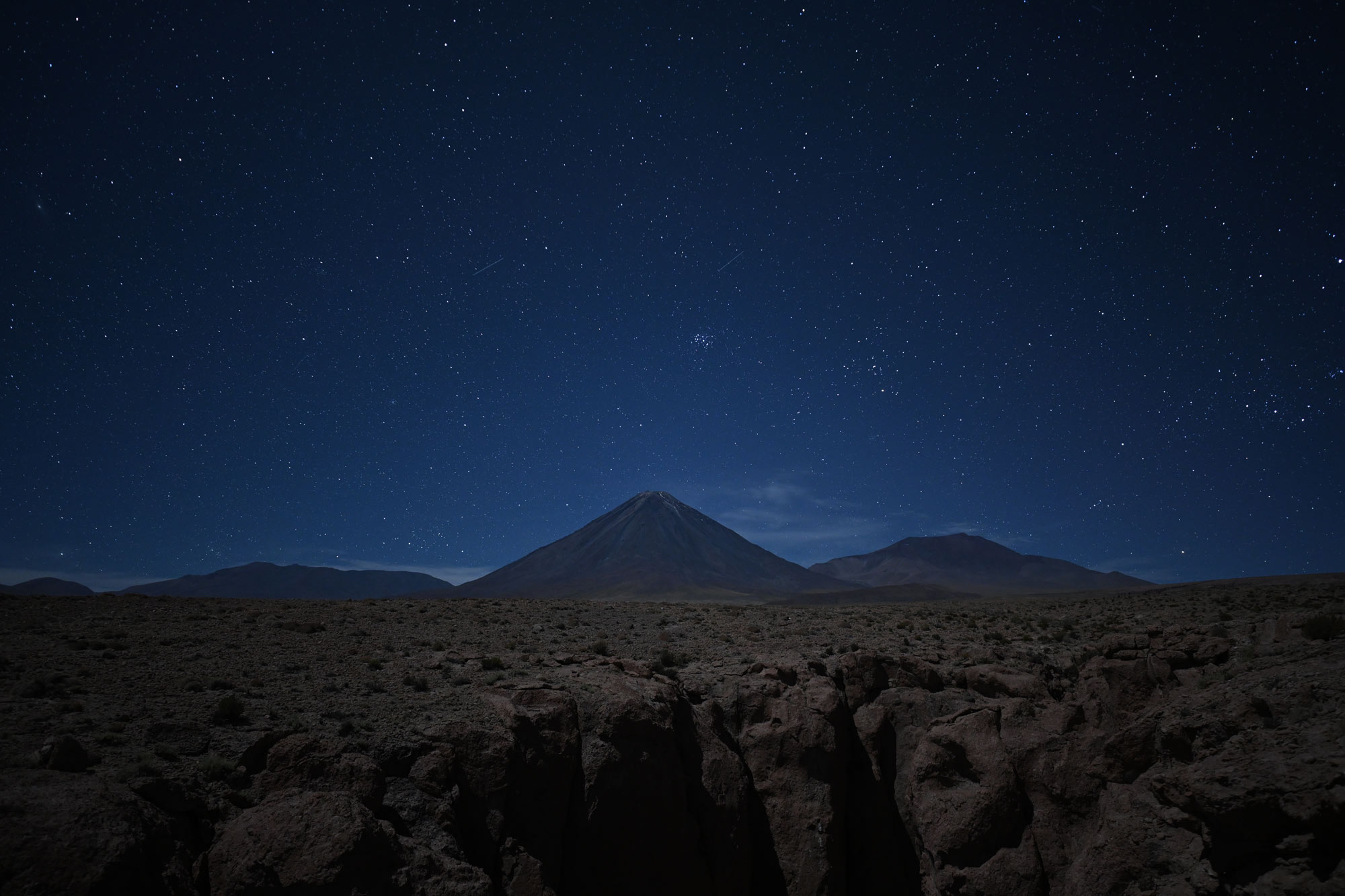 Photo de nuit d'un paysage sous les étoiles, pris avec le Nikkor Z 20 mm f / 1,8 s