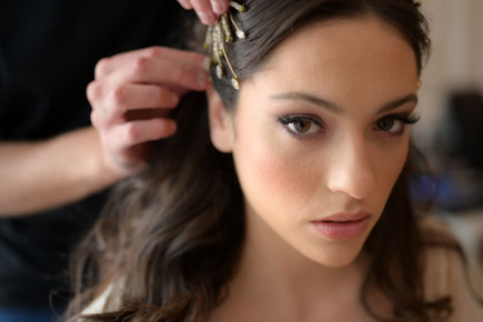 Photo of a bride having her hair done, taken with the Z 7 and NIKKOR Z 50mm f/1.8 S lens