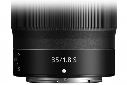 NIKKOR Z 35mm f / 1.8 S lensin namlusunun gÃ¶rÃ¼ntÃ¼sÃ¼nÃ¼ kapatÄ±n